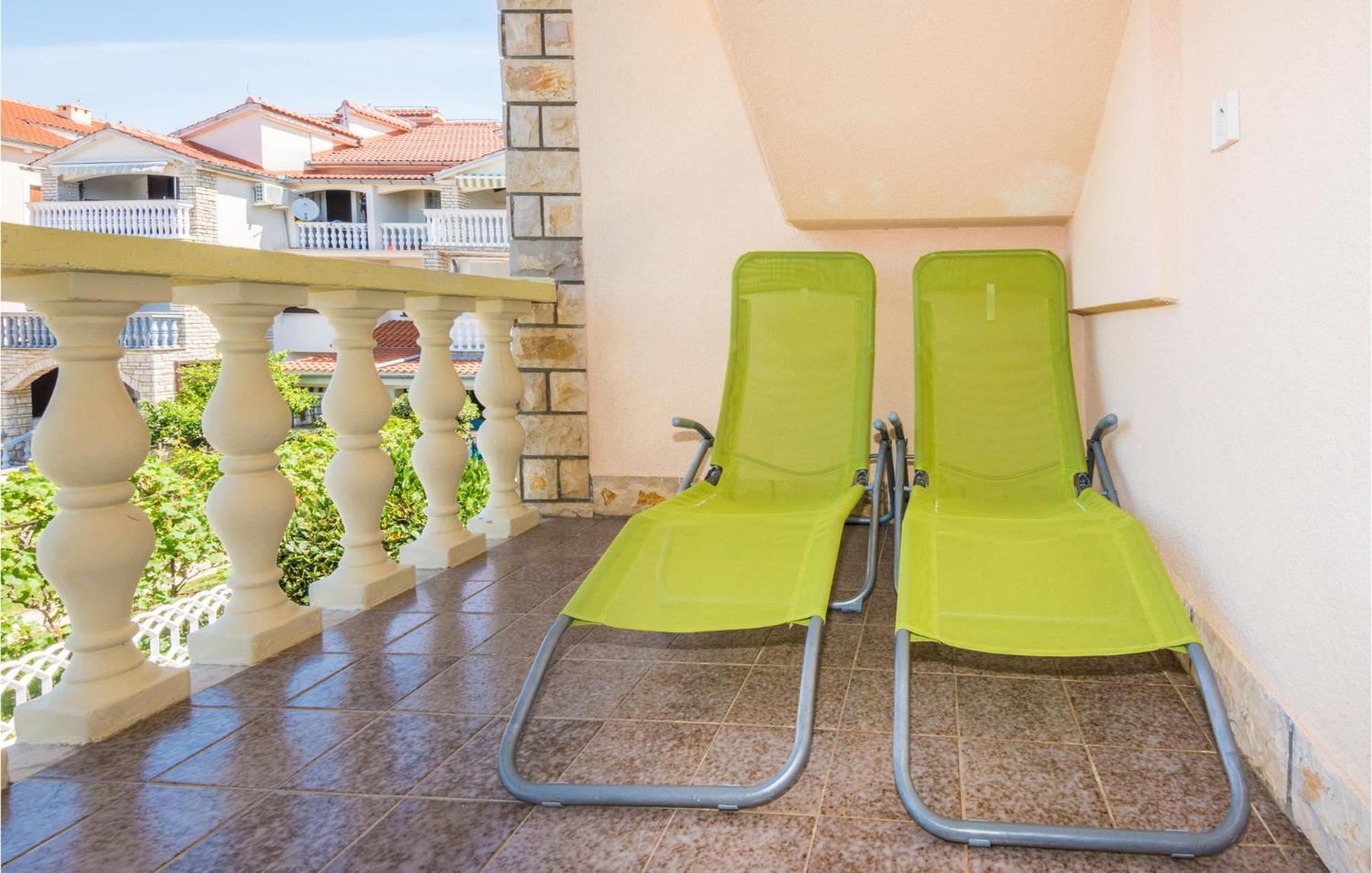 Beautiful Apartment In Privlaka With Kitchen Zewnętrze zdjęcie